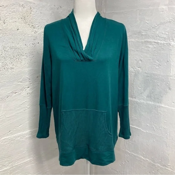 Soft Surroundings long sleeve butter soft material front kangaroo pocket Medium - Picture 3 of 9